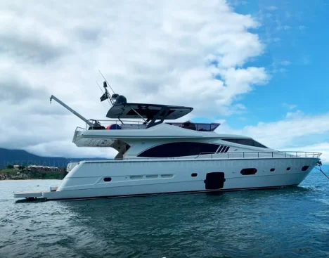 Ferretti 750