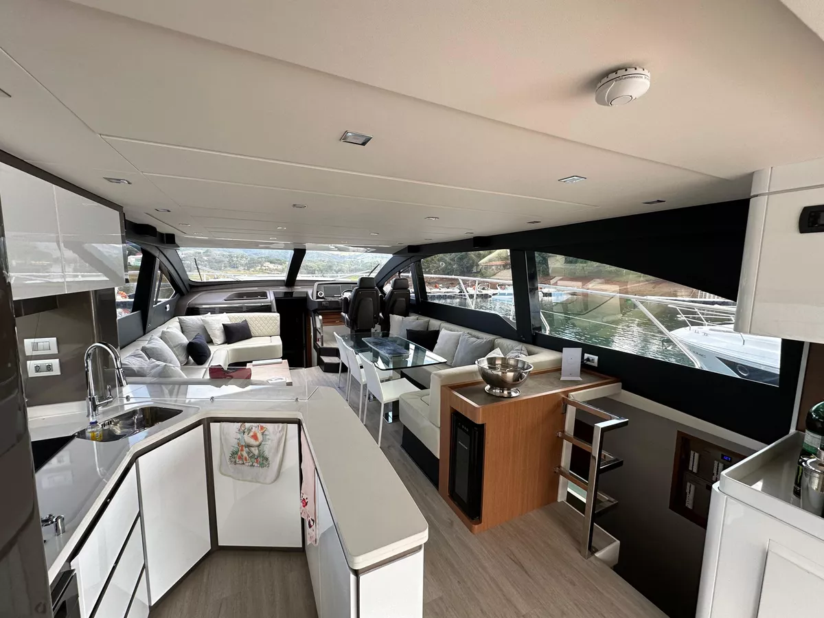 D_NQ_NP_2X_951103-MLB81303071862_122024-F-schaefer-yachts-660