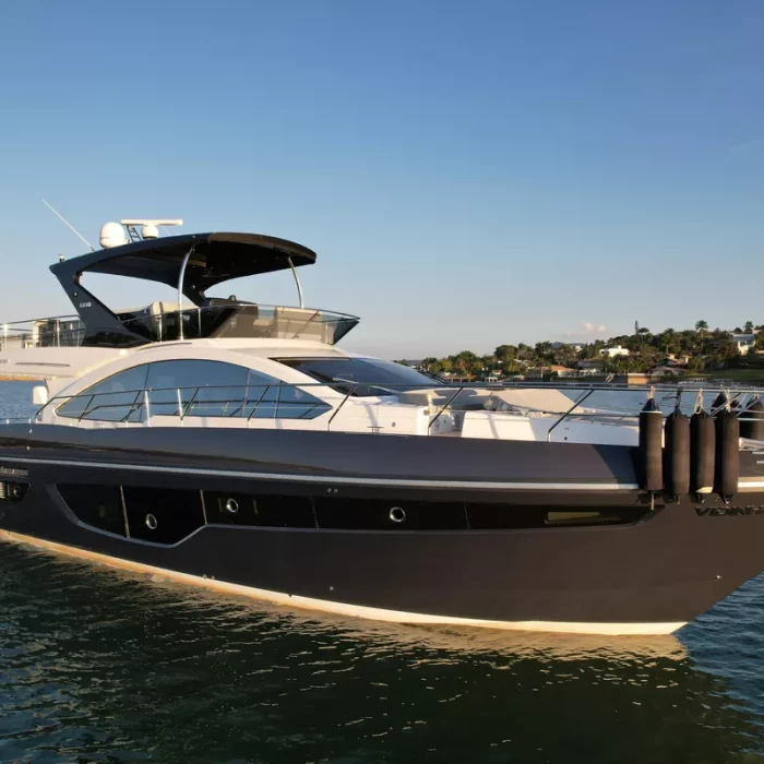 D_NQ_NP_2X_844012-MLB81572150679_122024-F-schaefer-yachts-660